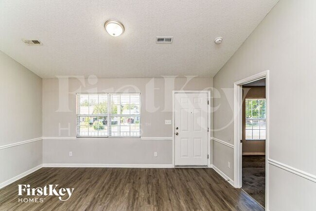 Foto del edificio - 2466 Shadow Valley Rd