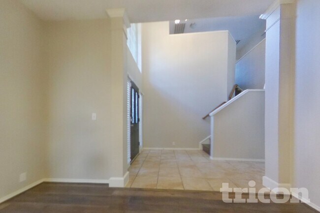 Foto del edificio - 4504 Vista Meadows Dr