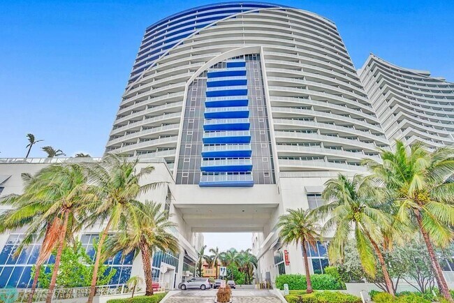 Building Photo - 3101 Bayshore Dr