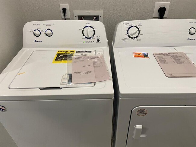 Foto del edificio - 25734 Boxwood Hedge Ln