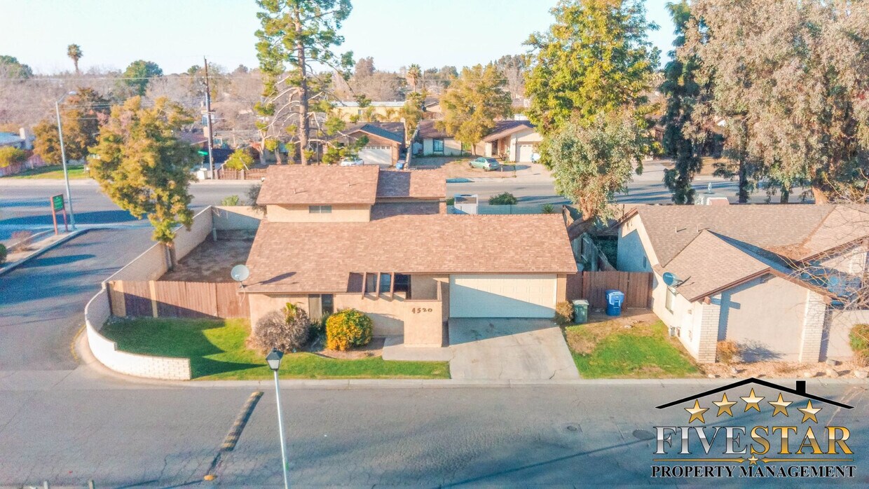 Primary Photo - 4520 Country Wood Ln