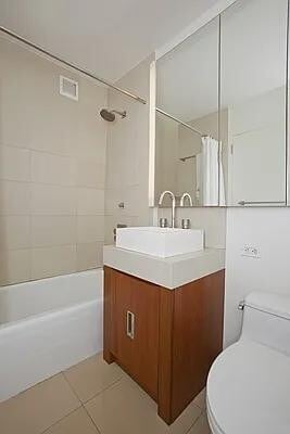 Foto del edificio - 450 W 17th St