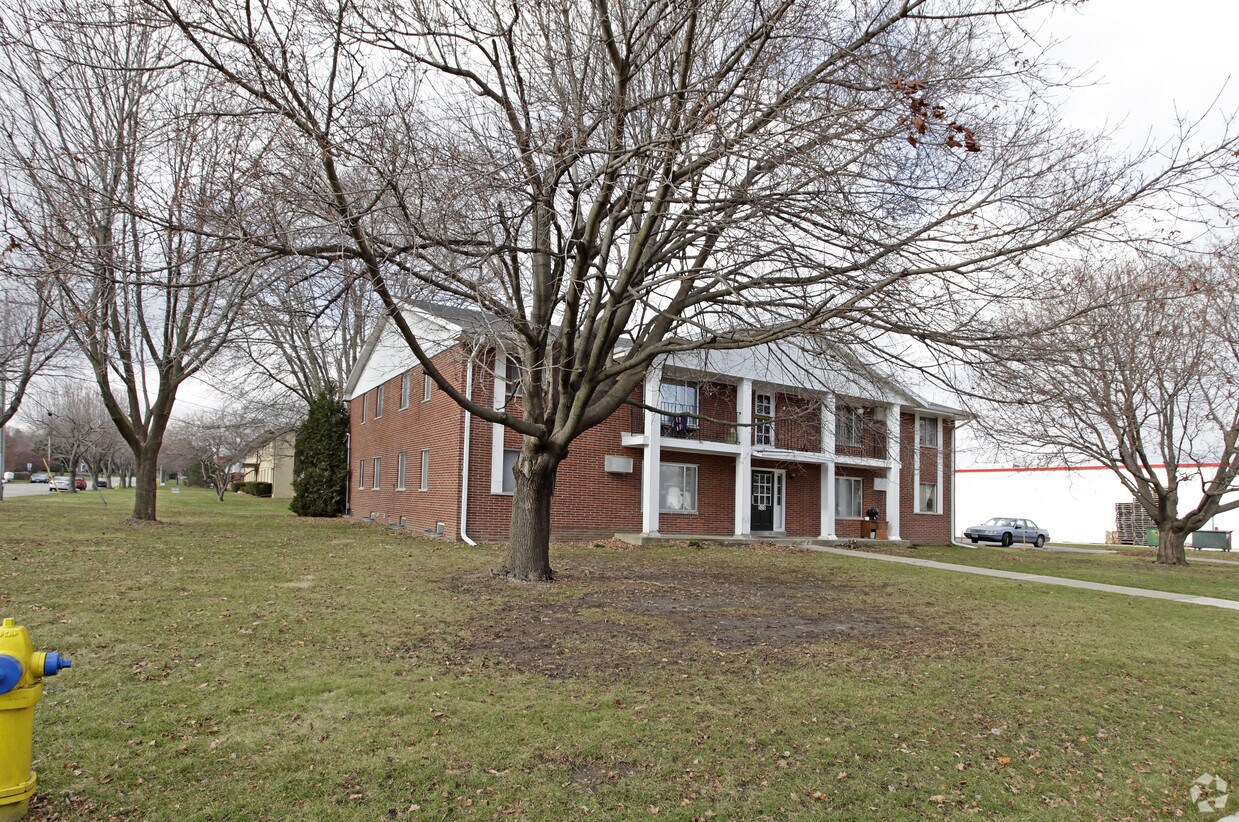 Foto del edificio - 528 Tyrrell Ave