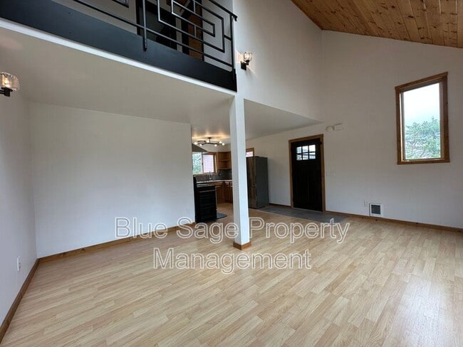 Building Photo - 262 Lotzgesell Rd