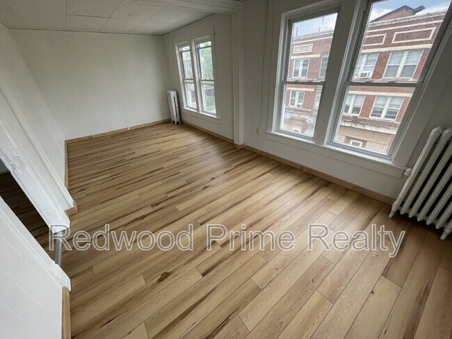 Foto del edificio - 2901 Maple Ave