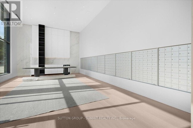 Building Photo - 3009-3009 Novar Rd