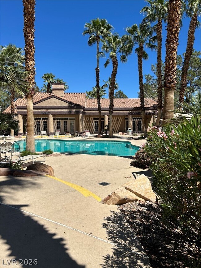Foto del edificio - 9325 W Desert Inn Rd