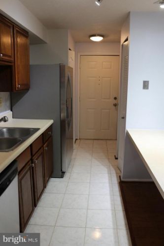 Building Photo - 12405 Hickory Tree Way
