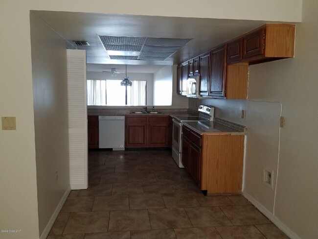 Building Photo - 1525 S Atlantic Ave