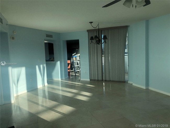 Building Photo - 9201 Collins Ave