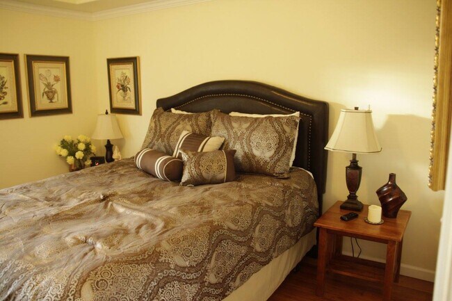 Foto del edificio - 919 N Heritage Dr
