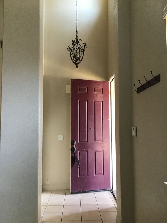 Building Photo - Beautiful 2 Story 4 Bedroom Home