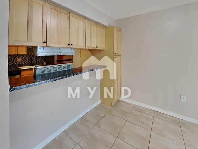 Building Photo - 1935 Conway Rd APT C6