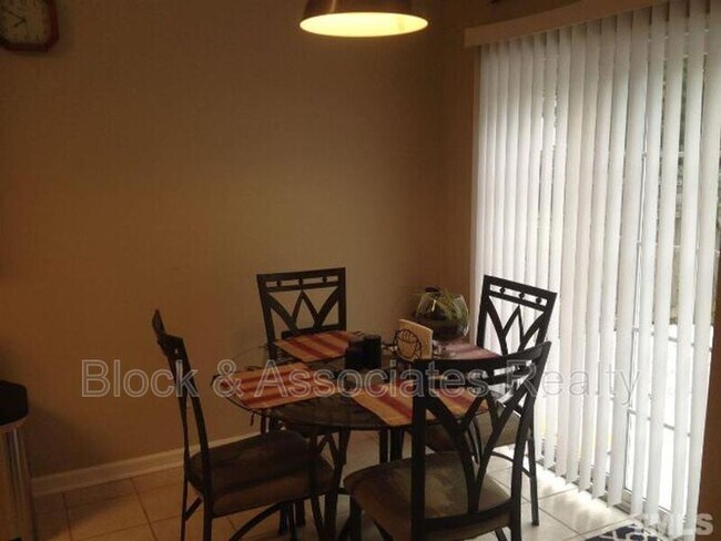 Foto del edificio - 1414 Crimson Creek Dr