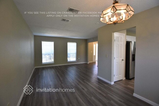 Building Photo - 16011 Sweetwater Creek Dr