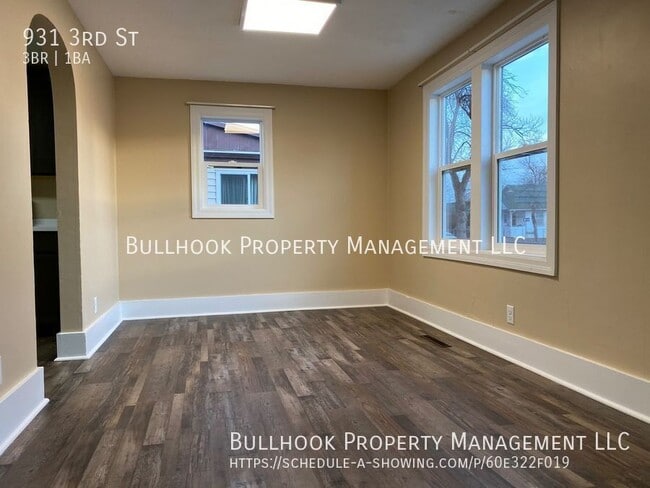 Building Photo - 931 3rd St