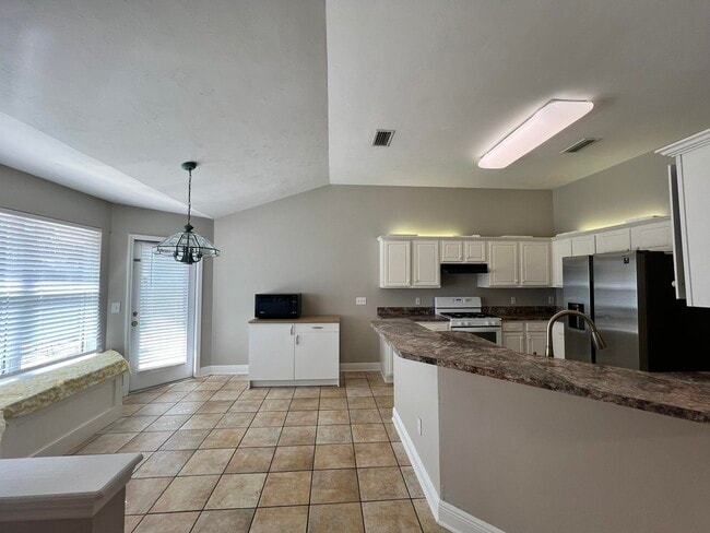 Building Photo - 2003 Hickory Tree Ln