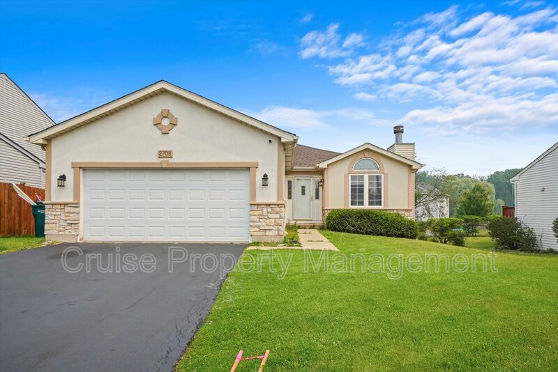 2708 Lucia Ave, Waukegan, IL 60085 House Rental in Waukegan, IL
