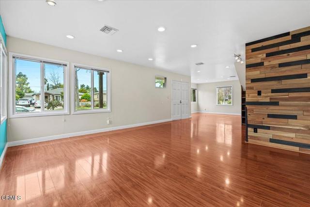 Building Photo - 426 Santa Paula Ave