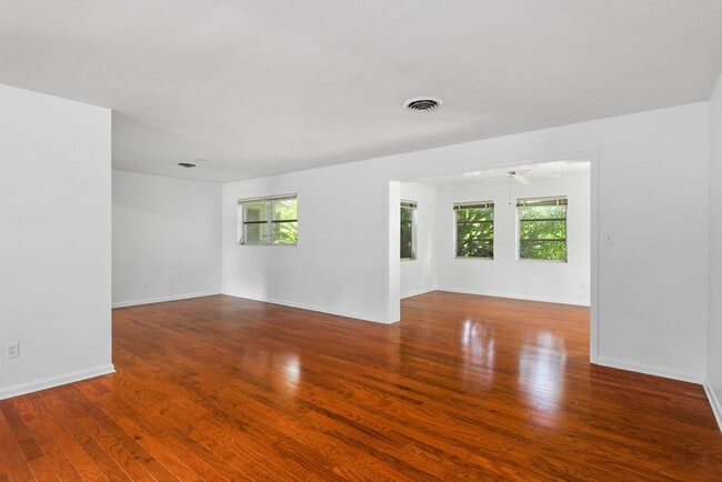 Foto del edificio - 2107 Brookview Dr