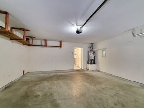 Building Photo - 14034 Maximos Dr