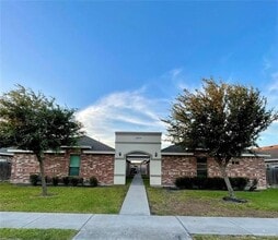 Building Photo - 2605 E Franklin Ave