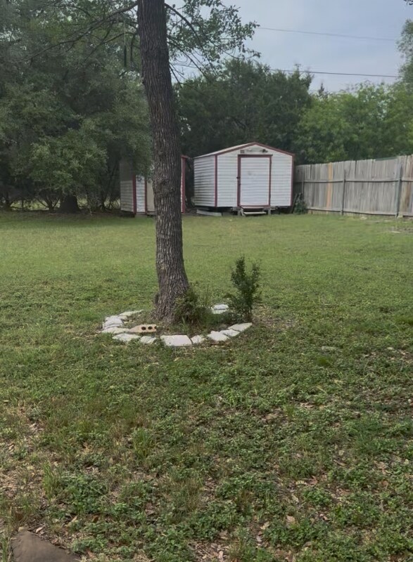 Foto del edificio - 236 Rosemont