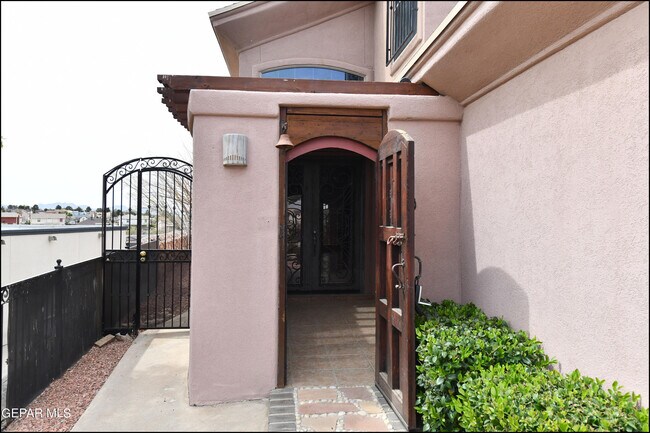Foto del edificio - 7318 Corona Del Sol Dr