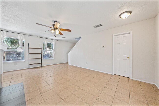 Building Photo - 709 Black Isle Dr