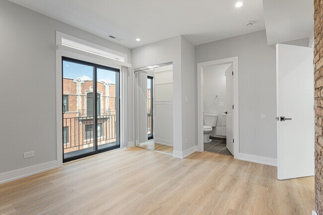 Foto del edificio - 1550 W Juneway Terrace