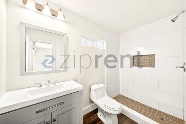 Foto del edificio - 3300 Wisconsin Ave