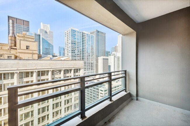 Building Photo - 130 N Garland Ct