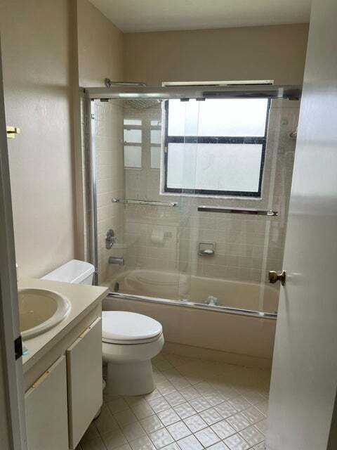 Building Photo - 5136 NW 49th Ave