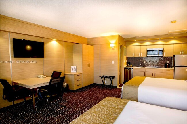 Foto del edificio - 4051 N Ocean Blvd