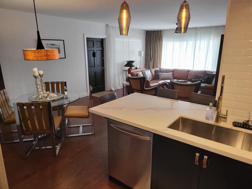 Foto principal - 651 Pine Dr