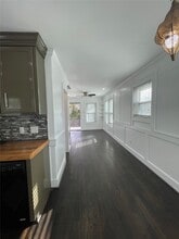 Building Photo - 434 Lenard St