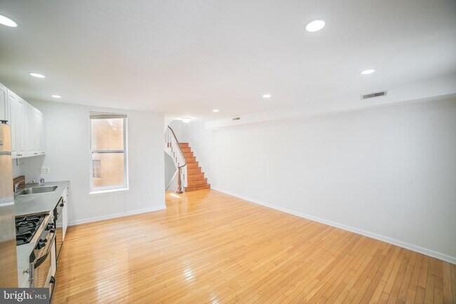 Foto del edificio - 126 W Laurel St