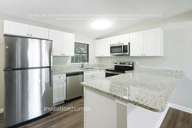 Building Photo - 6817 Tuttle St