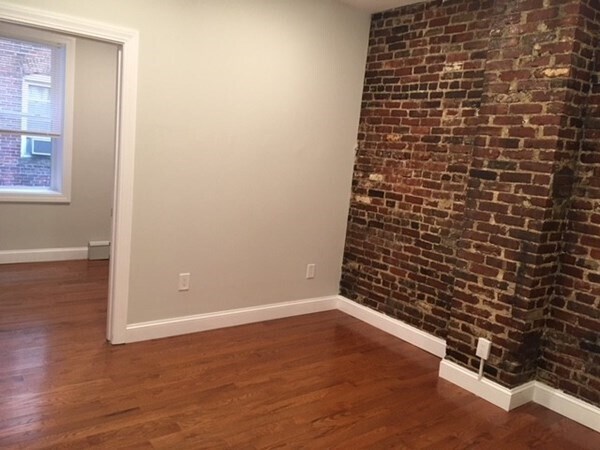 Building Photo - 111 Orleans St