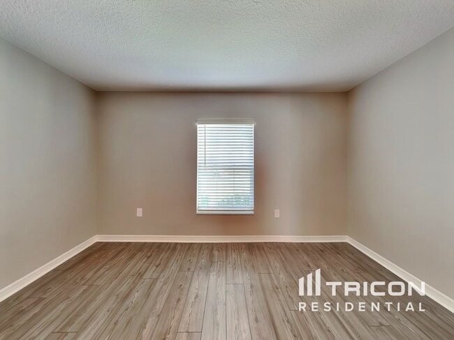 Building Photo - 6130 Dolostone Dr