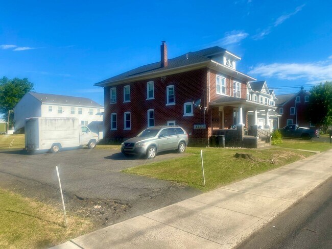 Foto del edificio - 138 N 9th St