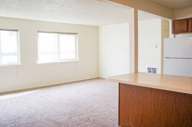Building Photo - Top Floor 2 Bed Close to Woodstock, Hawtho...