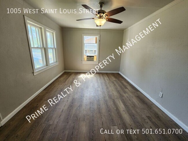 Foto del edificio - 1005 W St Louis St