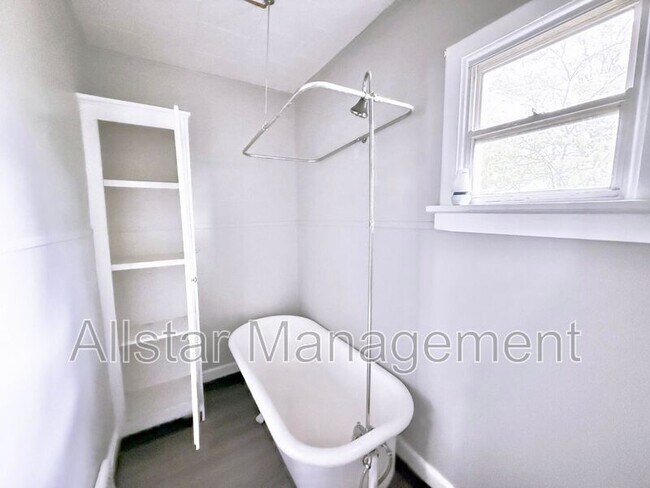 Foto del edificio - 6714 Worley Ave