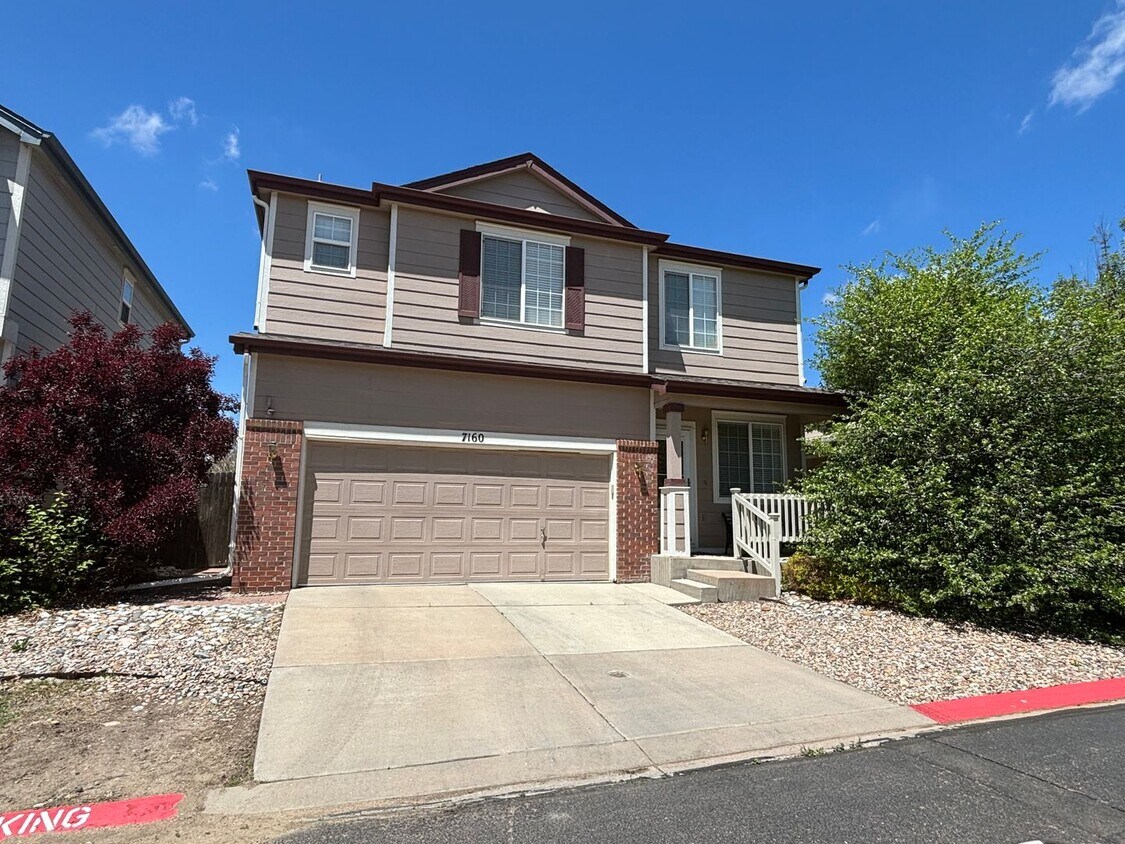 Primary Photo - 3 Bedroom, 2.5 Bath Home with A/C - Availa...