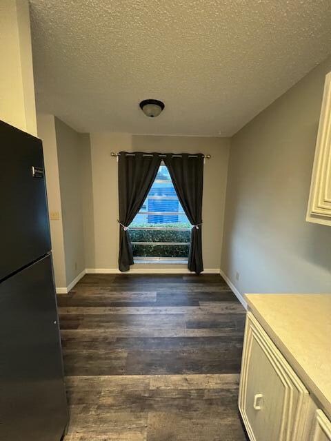 Foto del edificio - 8793 Warwick Dr