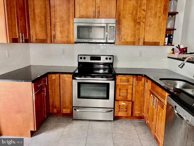 Foto del edificio - 5118 Delancey St