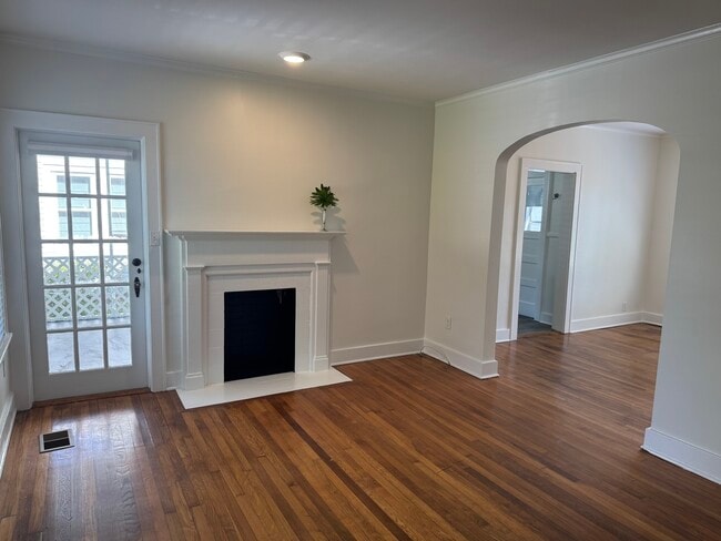 Building Photo - 630 Columbus Dr