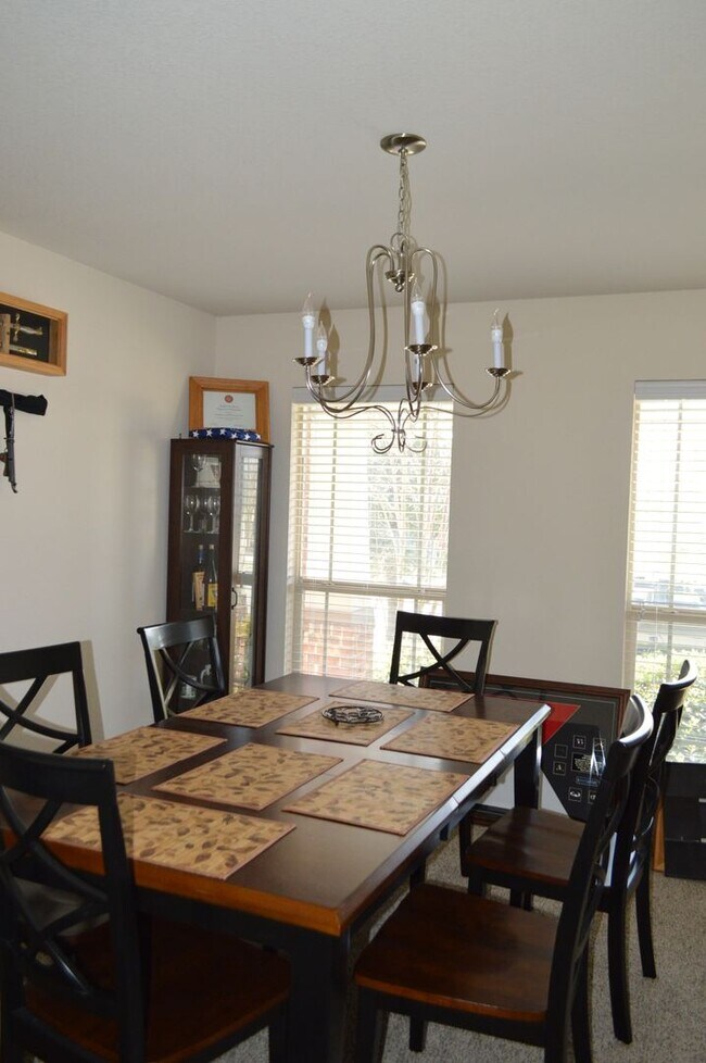 Foto del edificio - 18629 Falcon Pointe Blvd
