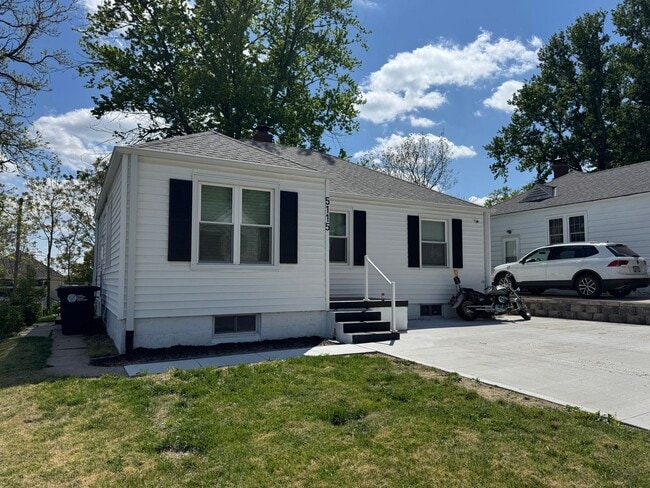 Photo - Massive Parking + Finished Basement Near UNMC & Downtown – $2,000/mo House